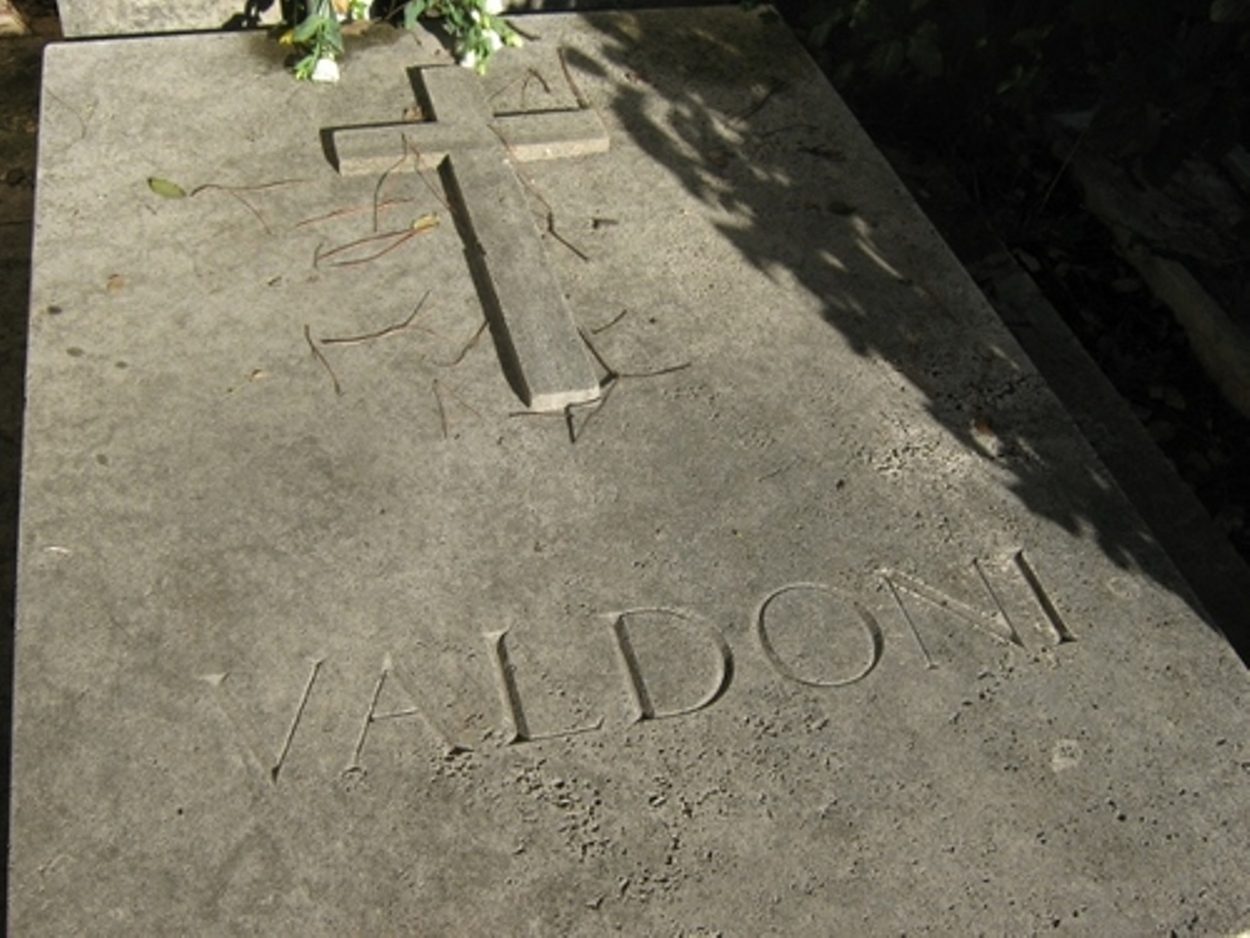 Pietro Valdoni's tomb,Rome (4).jpg